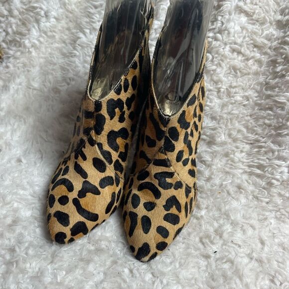 Gianni Bini Leather Calf Hair Leopard Print Pull On Stiletto Ankle Boots SZ8M - Picture 2 of 11